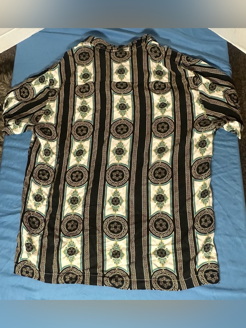 Men's Patterned Short-Sleeve Button-Down Shirt in Black, Cream & Green